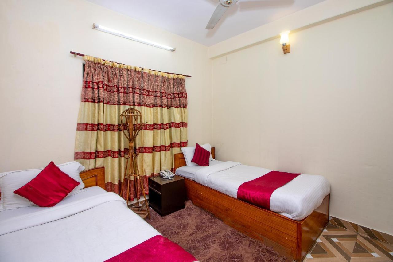 Hotel Royal Image Покхара Екстер'єр фото