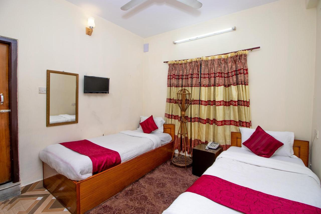 Hotel Royal Image Покхара Екстер'єр фото